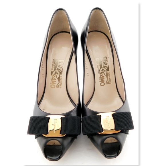 FERRAGAMO Black Vara Logo Bow Peep Toe Pumps 7 - Picture 3 of 8